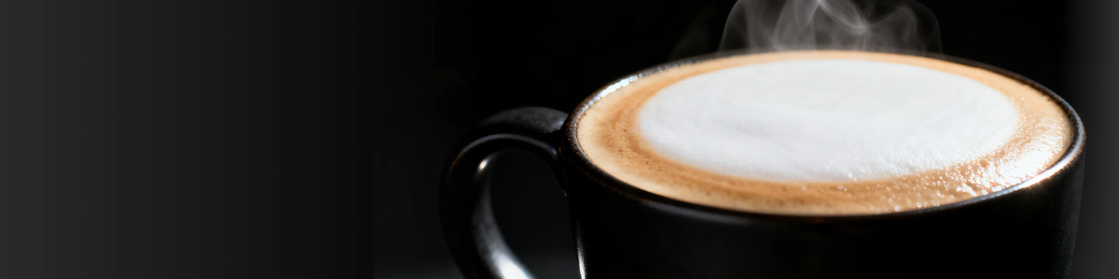 Espuma de leite densa <br class="coffeemas_c-small-hide"><br class="coffeemas_c-pc-hide">e sedosa com um só toque